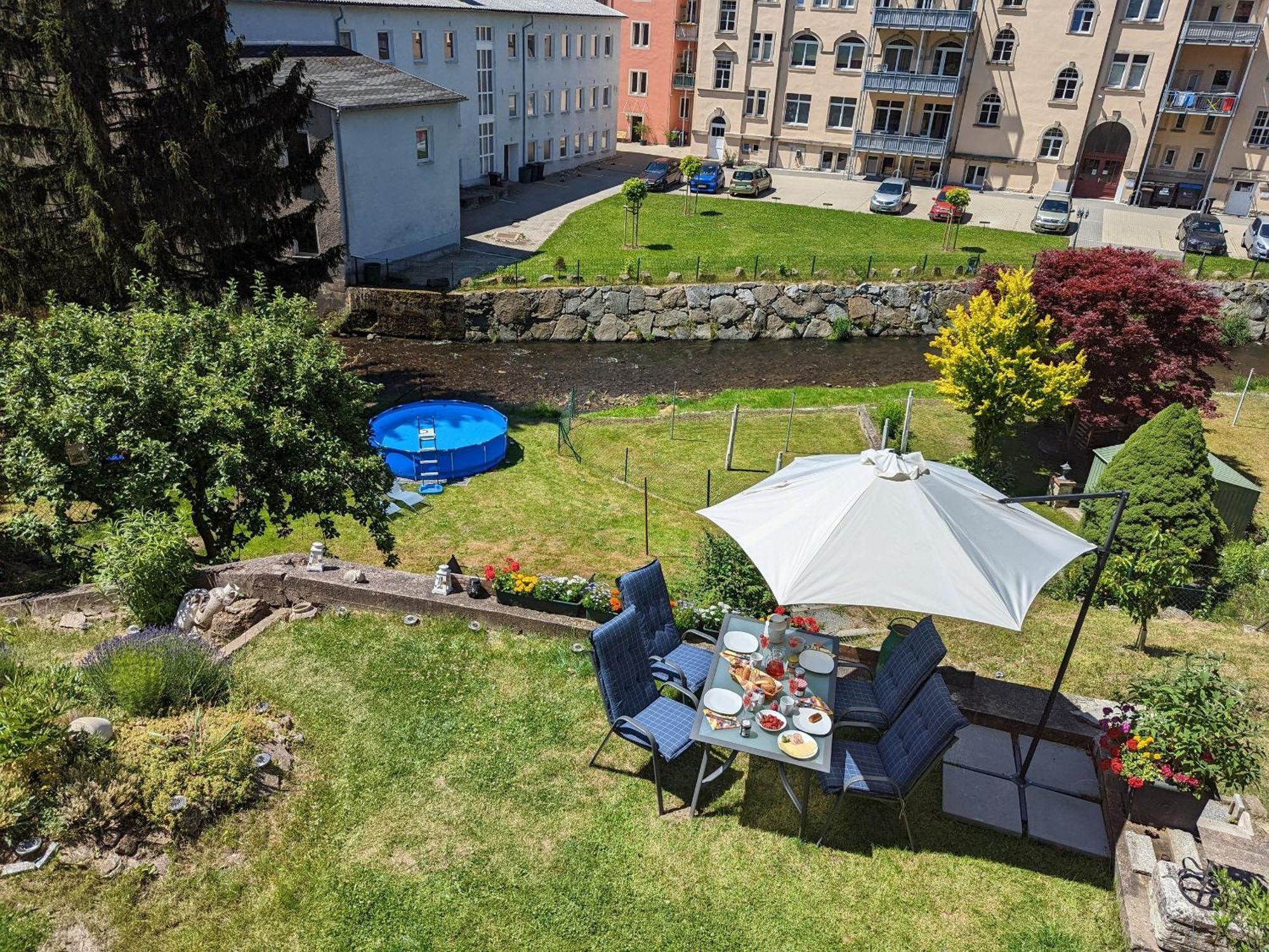 Hw3 - Urlaubsmagie - Helle, Grosse Wohnung Mit Pool Sebnitz Bagian luar foto
