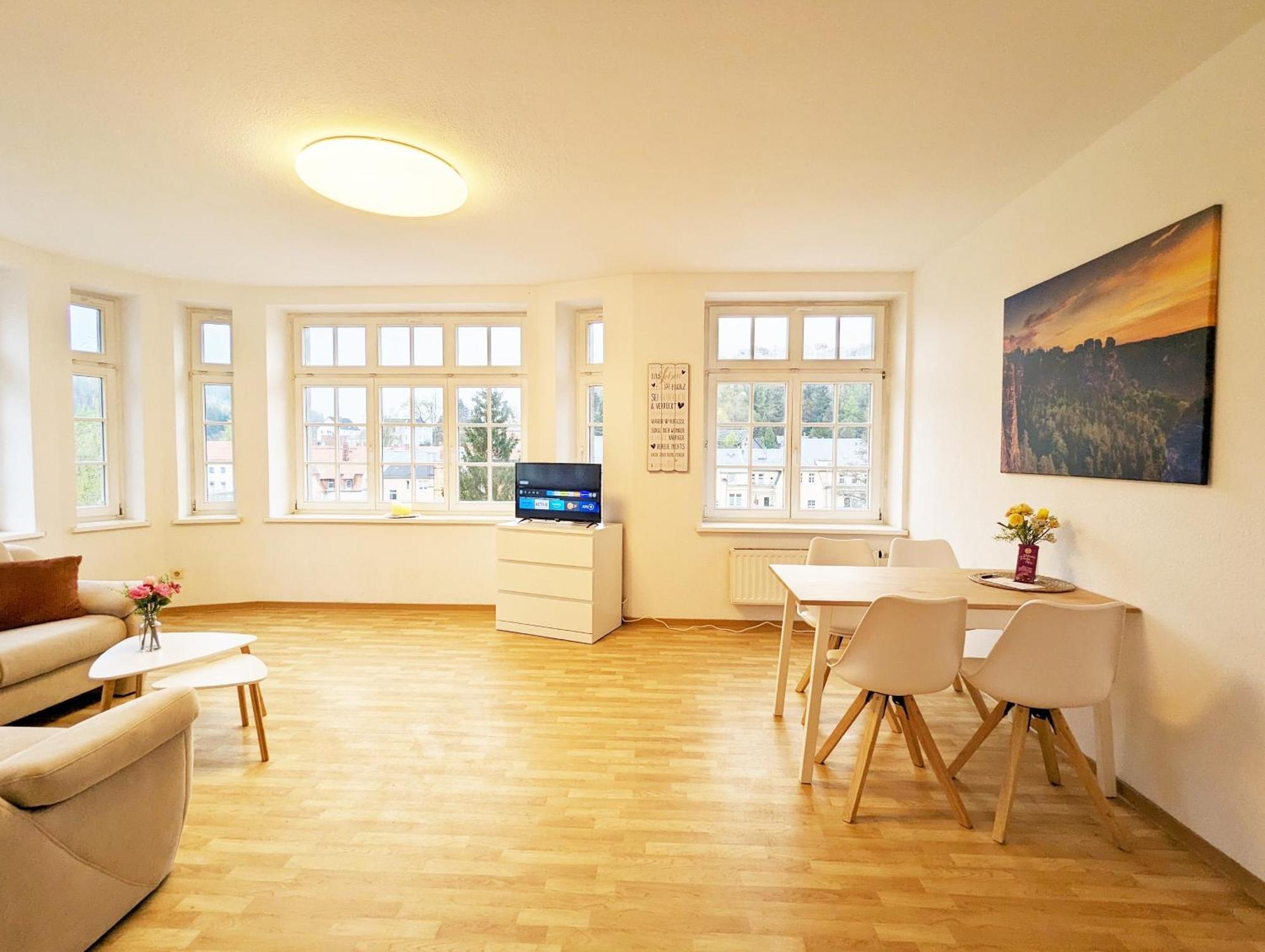 Hw3 - Urlaubsmagie - Helle, Grosse Wohnung Mit Pool Sebnitz Bagian luar foto